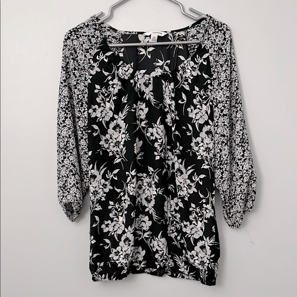 Black and white floral top